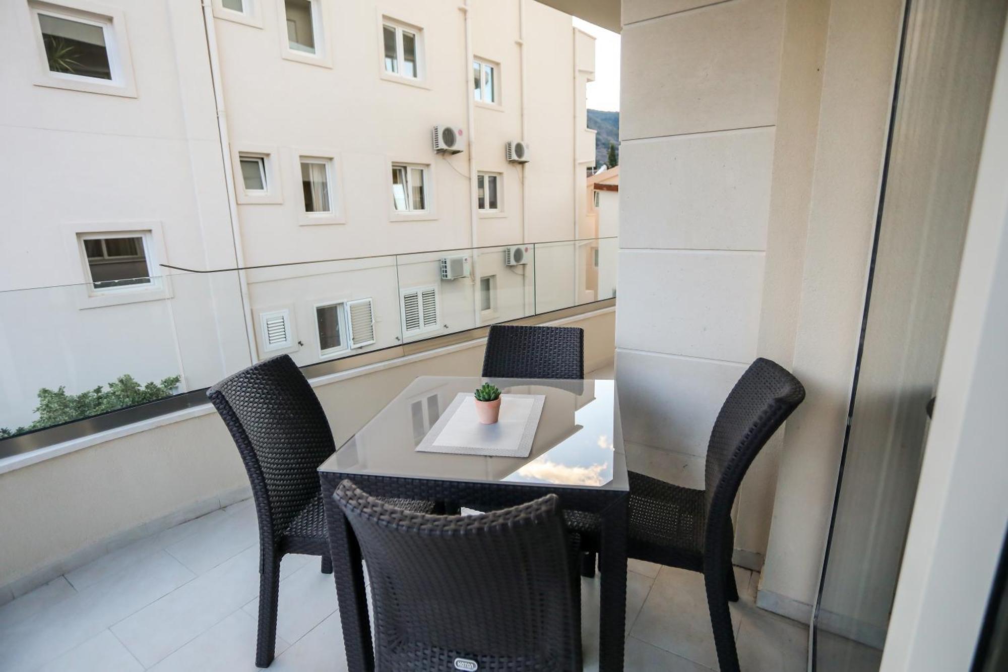 Montesun Boka Apartments Budva Szoba fotó